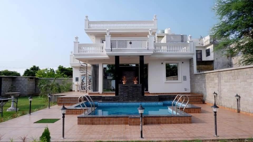 Greystone Villa, Swiming Pool , Bbq , Big Garden, Pool Table, Party Speaker, Bathtub, Kitchen, 15Mins To Golden Temple 암리차르 외부 사진