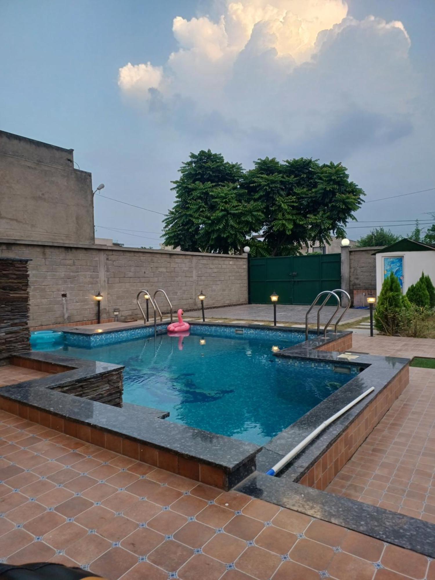 Greystone Villa, Swiming Pool , Bbq , Big Garden, Pool Table, Party Speaker, Bathtub, Kitchen, 15Mins To Golden Temple 암리차르 외부 사진